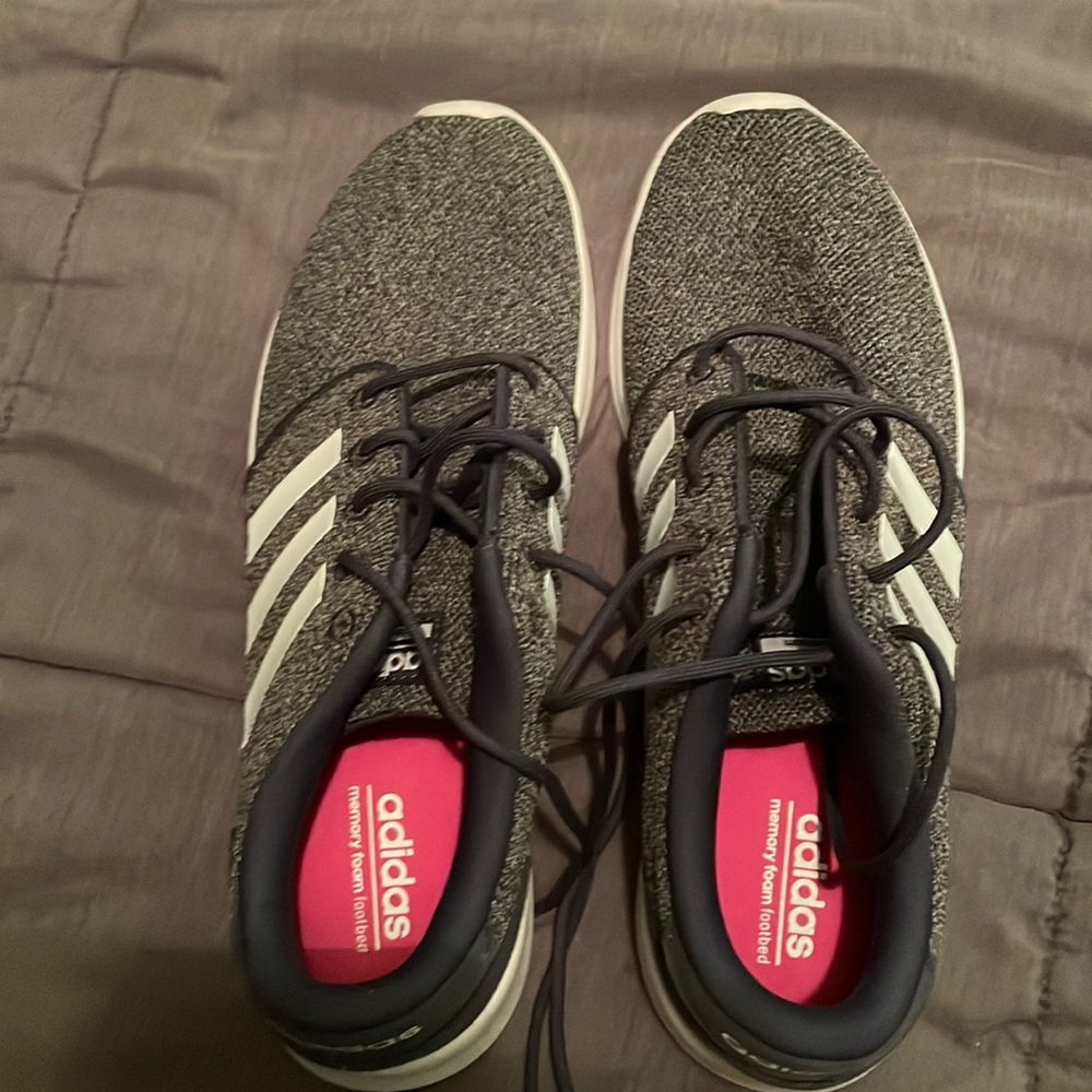 Adidas Sneakers